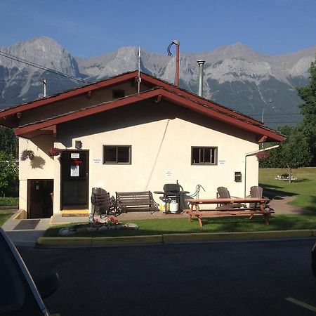كانمور The Gateway Inn المظهر الخارجي الصورة